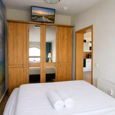 Yachthafenresidenz-wohnung-9303-887 * Kuehlungsborn